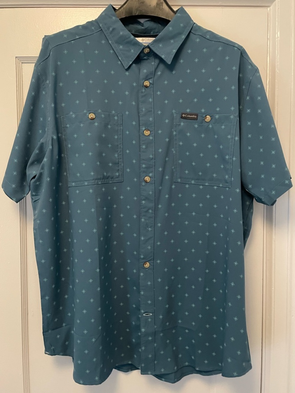 NWOT Columbia Teal Short-Sleeve Button-Up Camp Shirt